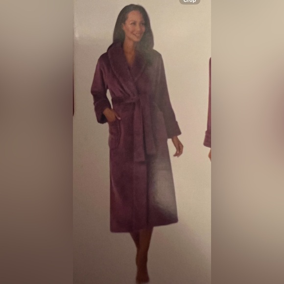 Victoria’s Secret Bundle💕VERY SEXY
Pleated Babydoll Set & Carole Hochman Robe - Picture 5 of 7